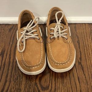 Sperry gamefish. Size 13.